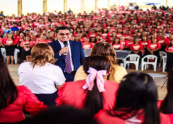 Durante congresso feminino em Itaituba (PA), o pastor Océlio Nauar afirmou que mulheres brancas são “mais caras” do que negras. A fala gerou revolta nas redes e foi considerada racista e sexista.