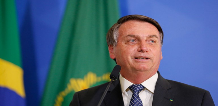 O Ministério Público Federal se manifestou a favor do policiamento em tempo integral na casa de Jair Bolsonaro para garantir o cumprimento de medidas cautelares, após a PF apontar risco de asilo político nos EUA. A ação deve ser discreta e dentro dos limites legais.