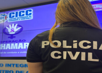 Operação Shamar prende 387 autores de feminicídio e violência doméstica em todo o país. A ação federal já atendeu mais de 2,5 mil vítimas e promoveu ações educativas para mais de 382 mil pessoas.