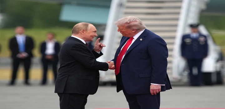 Reunião de três horas entre Donald Trump e Vladimir Putin no Alasca termina sem acordo para cessar-fogo na guerra da Ucrânia. Líderes trocaram elogios, falaram em avanços e planejam novo encontro em Moscou.