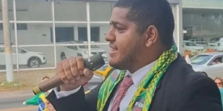 Igor de Oliveira Rodrigues foi intimado pela Justiça Federal para audiência de transação penal em 18 de setembro, após chamar o presidente Luiz Inácio Lula da Silva de "ladrão" durante visita a Campos dos Goytacazes.