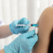 Secretaria de Saúde de Macaé convoca adolescentes e jovens de 15 a 19 anos para se vacinar contra HPV. Mobilização terá ação no Calçadão da Rui Barbosa no dia 27 de setembro.