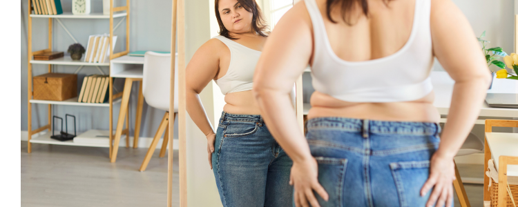 Pacientes adultos com sobrepeso e obesidade devem passar por avaliação de risco cardiovascular, segundo diretriz de 2025. Canetas emagrecedoras também foram incluídas nas recomendações.