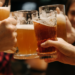 O consumo de álcool no Brasil é alto e causa impactos familiares. Al-Anon oferece suporte a quem convive com dependentes alcoólicos.