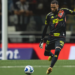 Atlético-MG venceu o Mirassol por 1 a 0 no Brasileirão em jogo dramático. Mesmo com expulsão de Junior Alonso e lesão de Júnior Santos, time mineiro segurou o resultado.