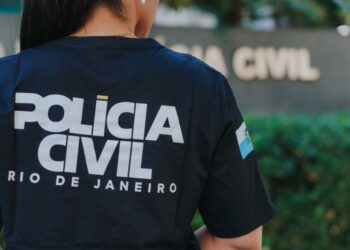 Polícia Civil investiga esquema de lixo clandestino no antigo lixão de Jardim Gramacho.