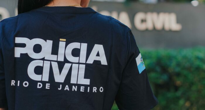 Polícia Civil investiga esquema de lixo clandestino no antigo lixão de Jardim Gramacho.