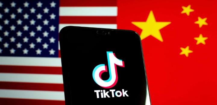 Donald Trump afirma que a China aprovou a venda do TikTok para um consórcio de investidores dos EUA, garantindo a permanência da rede social no país e afastando risco de banimento.