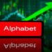 A Alphabet, controladora do Google, alcançou US$ 3 trilhões em valor de mercado pela primeira vez, impulsionada por otimismo em IA e uma decisão antitruste favorável. Saiba como a empresa se junta à Apple e Microsoft nesse patamar exclusivo.