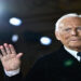 Giorgio Armani morre aos 91 anos em Milão. Ícone da moda de luxo, estilista trabalhou até os últimos dias e deixa legado histórico com sua grife mundialmente reconhecida.