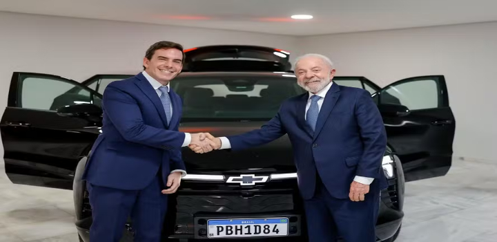 Com quatro Chevrolet Blazer EV fornecidos pela GM, Brasil se torna o único país com frota presidencial 100% elétrica, reforçando compromisso com sustentabilidade.