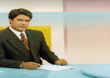 William Bonner deixa a bancada do "Jornal Nacional" após 29 anos. Transição para César Tralli foi planejada há 5 anos. Bonner seguirá no "Globo Repórter" a partir de 2026.