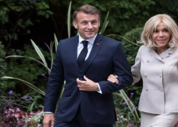 Em processo de difamação nos EUA, Emmanuel e Brigitte Macron apresentarão laudos científicos e fotos para provar falsidade de boato divulgado por Candace Owens.