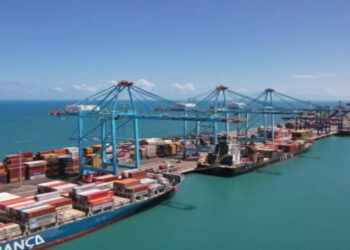 Ceará decreta situação de emergência após sobretaxas de 50% impostas pelos EUA atingirem 90% das exportações do estado. Governo Lula lança Plano Brasil Soberano para apoiar empresas e trabalhadores.