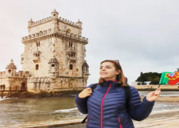 Aluguéis em Portugal pressionam orçamento de estudantes brasileiros. Preço médio de quarto é 415 euros, com alta de 5,5% no último ano. Desafio atinge 11 mil residentes.