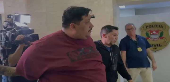 Polícia prende "Fofão", membro do PCC suspeito de atuar na logística do assassinato do ex-delegado Ruy Ferraz Fontes em Praia Grande. Crime foi executado com fuzis e teve pelo menos seis envolvidos; PCC é apontado como mandante