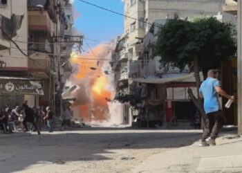 Forças israelenses iniciam a fase principal da operação terrestre na Cidade de Gaza. Enquanto Israel fala em "desmantelar o Hamas", milhares fogem sob bombardeio e ONU alerta para deslocamento forçado e fome no território.