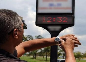 Suspenso desde 2019, o horário de verão não voltará em 2025, segundo o MME. Entenda por que o governo descarta a medida e conheça os principais prós e contras.