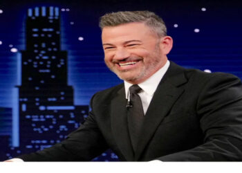 Donald Trump defendeu a FCC após suspensão de Jimmy Kimmel pela ABC, que cedeu a pressões regulatórias. Presidente sugeriu cassar concessões de redes críticas, enquanto especialistas alertam para violação da Primeira Emenda e autocensura midiática