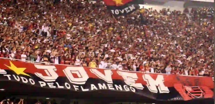 A Torcida Jovem do Flamengo foi suspensa por 2 anos pela Justiça do Rio após episódios de violência em agosto de 2025. Decisão inclui não homologação de TAC e proíbe membros de frequentarem qualquer evento esportivo. Entenda o caso.