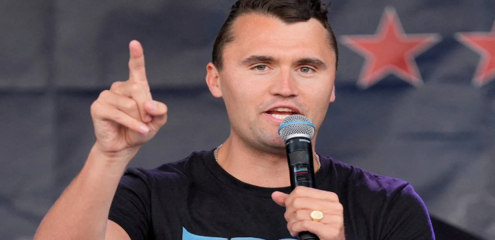 Demissões em massa ocorrem nos EUA e Brasil devido a postagens sobre a morte do ativista Charlie Kirk. Funcionários de empresas, universidades e até agentes governamentais são afetados. Entenda os casos e as repercussões internacionais.