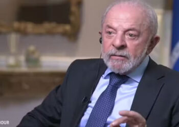 Em entrevista à TV PBS durante a Assembleia Geral da ONU, o presidente Lula afirmou que Donald Trump optou por uma relação com Jair Bolsonaro, e não com o Brasil, e classificou as tarifas comerciais como uma questão política de retaliação.