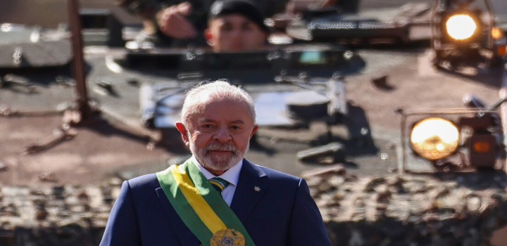 Desfile da Independência em Brasília reuniu autoridades e público para celebrar soberania, COP30 e PAC. Forças Armadas exibiram tecnologia nacional, como míssil MANSUP.