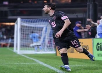 Lionel Messi está a 16 gols de alcançar a marca de 900 gols na carreira. Entenda o momento do craque no Inter Miami, sua performance na temporada e a trajetória rumo ao marco histórico.