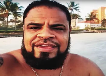 Latrell Brito, o “pagodeiro do PCC”, recebeu novas sentenças que elevam para mais de 50 anos o total de sua pena por fraudes em licitação, corrupção e lavagem de dinheiro em cidades de São Paulo.