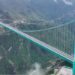 China abre ao tráfego a ponte mais alta do mundo, a 625 m de altura no Cânion Huajiang. Obra de R$ 1,5 bilhão encurta trajeto que antes levava cerca de duas horas.
