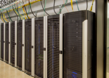 Governo lança plano “Redata” para atrair data centers e big techs ao Brasil, com incentivos fiscais e estímulo à energia renovável. Estratégia fortalece setor de tecnologia e aproximação com os EUA.