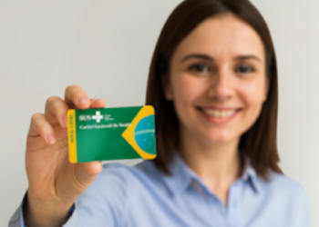 O Ministério da Saúde iniciou a emissão do novo Cartão Nacional de Saúde vinculado ao CPF. A medida substitui o antigo número do Cartão SUS e promete mais eficiência, transparência e integração no atendimento.