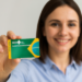 O Ministério da Saúde iniciou a emissão do novo Cartão Nacional de Saúde vinculado ao CPF. A medida substitui o antigo número do Cartão SUS e promete mais eficiência, transparência e integração no atendimento.