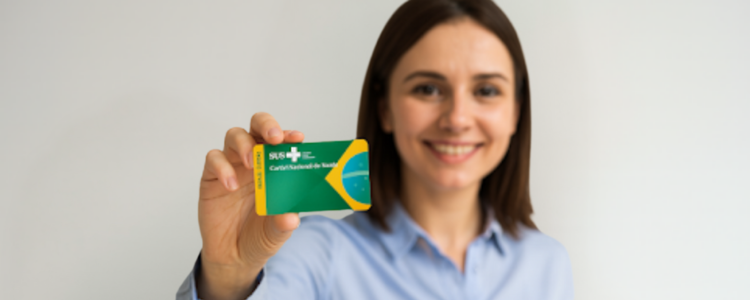 O Ministério da Saúde iniciou a emissão do novo Cartão Nacional de Saúde vinculado ao CPF. A medida substitui o antigo número do Cartão SUS e promete mais eficiência, transparência e integração no atendimento.