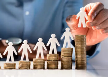 Estudo da Firjan revela as 10 profissões com maiores salários de entrada em 2024. Engenheiros lideram o ranking, mas médicos, pesquisadores e até diretores de espetáculos também estão na lista.