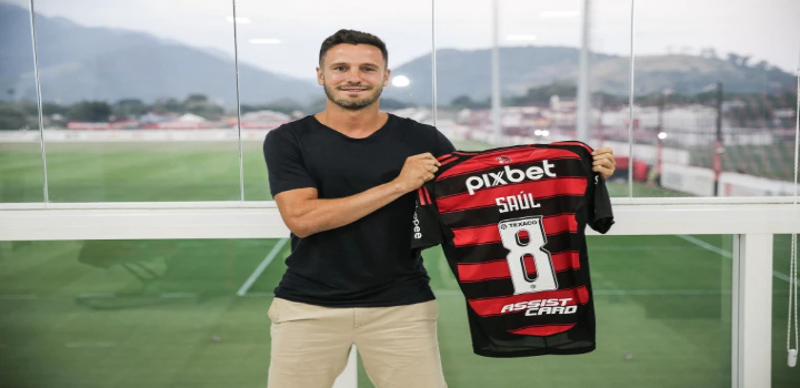 Flamengo investe R$ 277 milhões em quatro reforços, incluindo Samuel Lino e Carrascal. Diretor Boto e técnico Filipe Luís avaliam janela como positiva. Confira valores e detalhes.