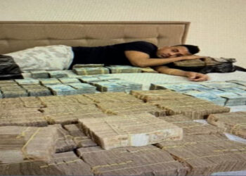 PF prende ex-deputado TH Joias, flagrado em foto com R$ 5 milhões na cama. Ele é acusado de lavar R$ 140 milhões e converter milhões em dólares para traficantes do Alemão.