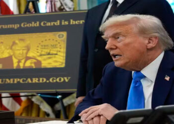 O governo Trump criou os vistos “Trump Gold Card” e “Platinum Card”, que custam de US$ 1 milhão a US$ 5 milhões e oferecem residência nos EUA a milionários, com benefícios fiscais para quem optar pelo plano mais caro.