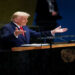 Em discurso na Assembleia Geral da ONU, Donald Trump afirmou que marcará uma reunião com o presidente Lula, elogiando a "química" entre ambos. Apesar dos elogios, o mandatário americano reiterou críticas ao Judiciário brasileiro, que motivaram a imposição de tarifas de 50% sobre produtos do Brasil. Saiba os detalhes.