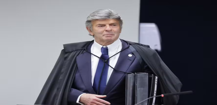Ministros do STF avaliam que o voto de Luiz Fux na ação da trama golpista expôs colegas a ataques e sanções, além de fragilizar a unidade da Corte.