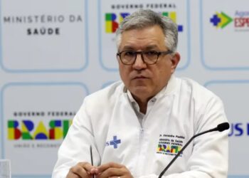 Polícia Federal apura intoxicações por metanol em meio a alerta do Ministério da Saúde para risco de morte