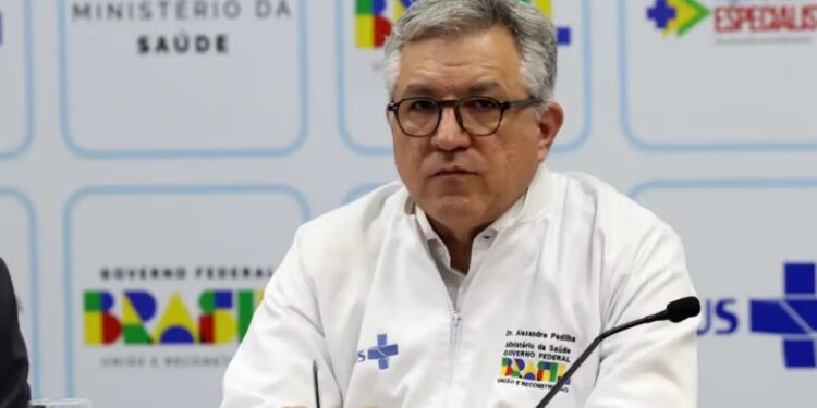 Polícia Federal apura intoxicações por metanol em meio a alerta do Ministério da Saúde para risco de morte