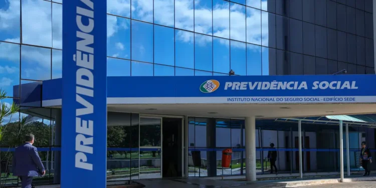 PF investiga jovens empresários por esquema que desviou R$ 700 milhões de aposentados do INSS