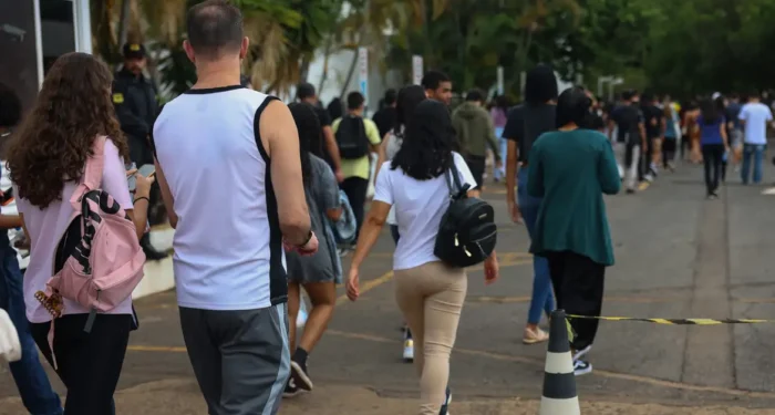Mais de 96 mil candidatos já podem acessar o cartão de confirmação do Enamed 2025. Exame acontece em 19 de outubro, com 100 questões de múltipla escolha aplicadas em 225 cidades.