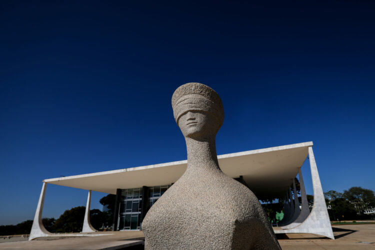 Supremo revoga medida que ampliava participação de enfermeiros e técnicos em procedimentos de aborto legal no país.