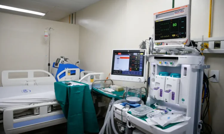 O Ministério da Saúde incluiu no SUS a prostatectomia radical robótica para pacientes com câncer de próstata. A tecnologia deve ser ofertada em até 180 dias, garantindo maior equidade e segurança no tratamento.