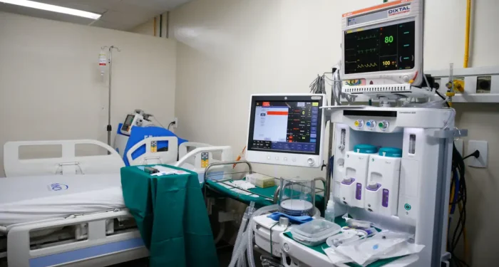 O Ministério da Saúde incluiu no SUS a prostatectomia radical robótica para pacientes com câncer de próstata. A tecnologia deve ser ofertada em até 180 dias, garantindo maior equidade e segurança no tratamento.