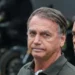 Bolsonaro pede ao STF permissão para celebrar aniversário de 15 anos da filha durante prisão domiciliar.