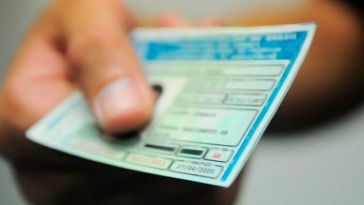 Ministério dos Transportes quer simplificar a habilitação e ampliar acesso a cursos gratuitos.