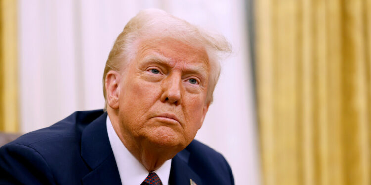 Trump recua no discurso duro e admite ajustes na política de imigração